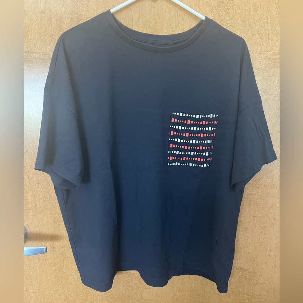 Uniqlo pocket tee
